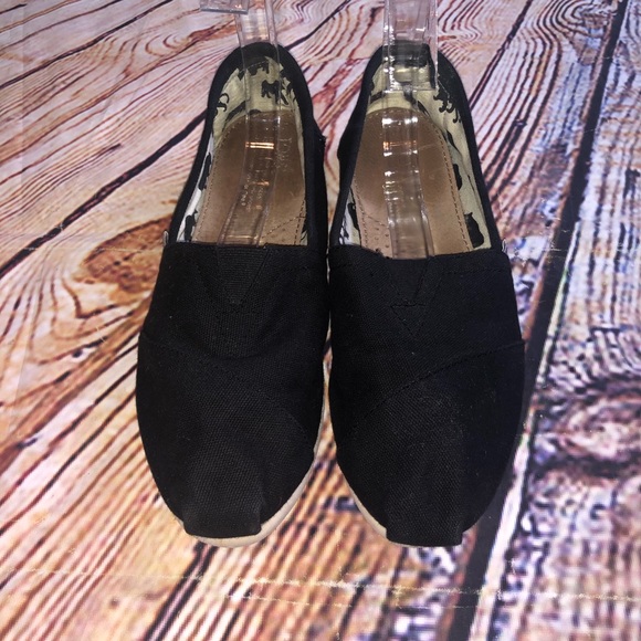 Toms Shoes - Toms casual flats women’s 9.5